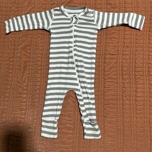 ⭐️ Adorable Gray and White Striped Footie with 2-Way Zipper